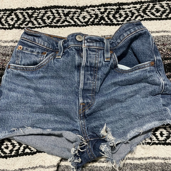 Jean Levi shorts - Picture 1 of 3